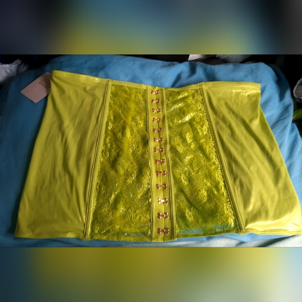 Savage x Fenty Lingerie Skirt Lime Green shimmer  2X